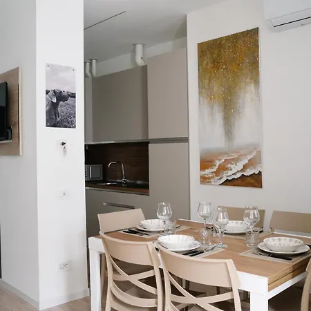 Charm Living Duomo Como