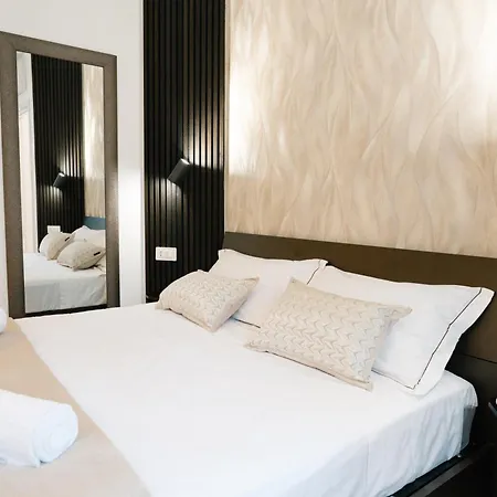 Charm Living Duomo 아파트 *