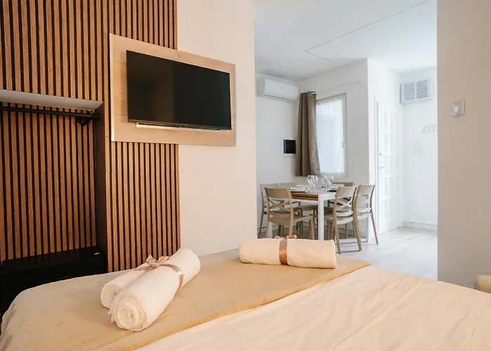 Charm Living Duomo Como