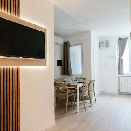 Апартаменты Charm Living Duomo *