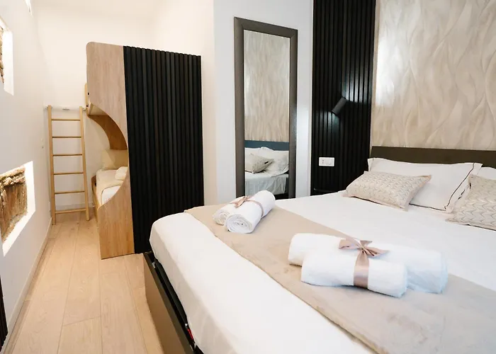 Charm Living Duomo Апартаменты *